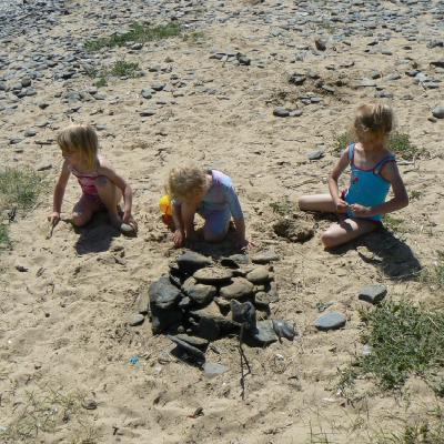 Jess, Izzy & Abi