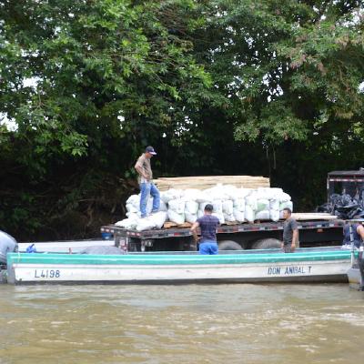 Loading supplies at La Pavona